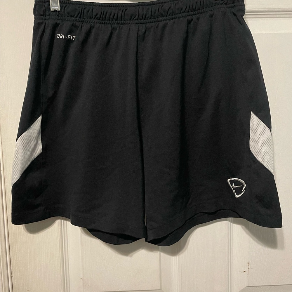 Nike Men's Black and White Athletic Shorts